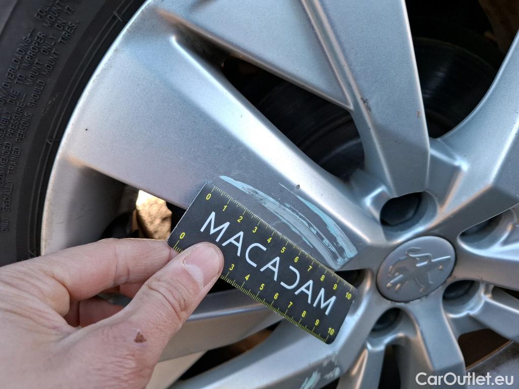  Peugeot  3008  Active Business 1.2 PureTech 130CV BVA8 E6d #3