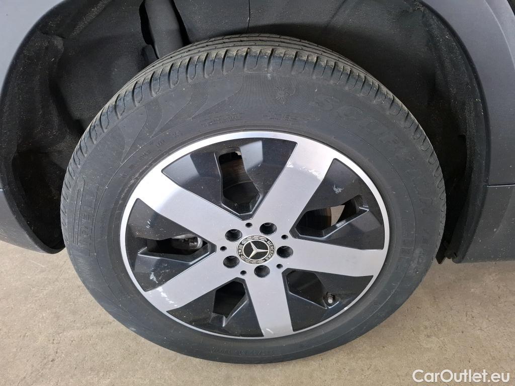  Mercedes  GLB MERCEDES-BENZ  / 2019 / 5P / SUV  200 d Business Line #13