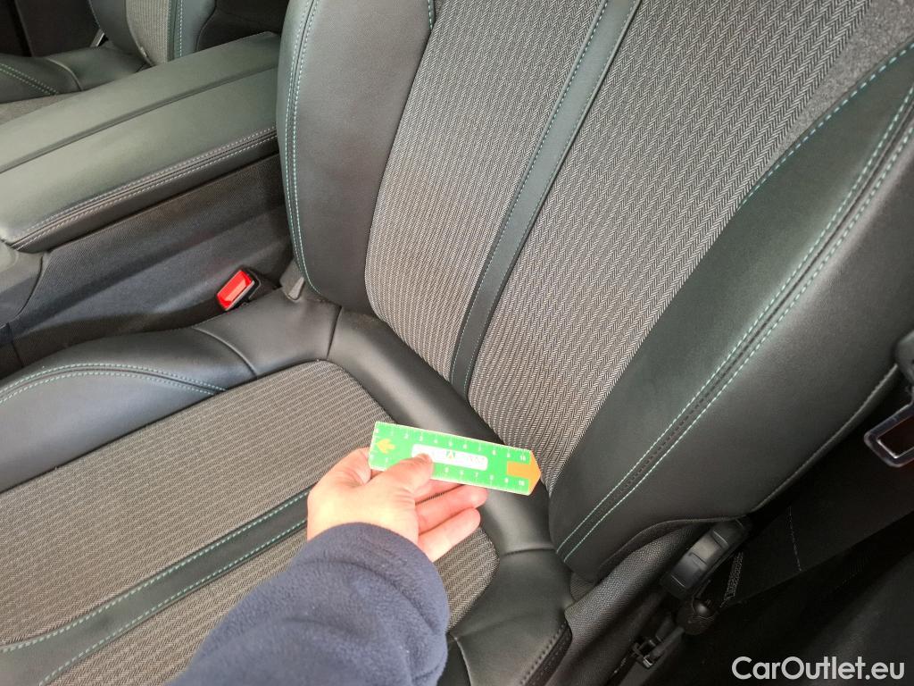  Peugeot  3008  Allure Pack 1.2 PureTech 130CV BVA8 E6d #20