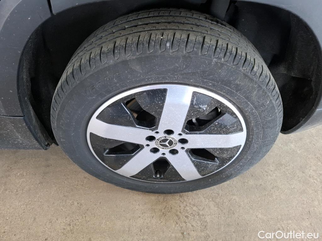  Mercedes  GLB MERCEDES-BENZ  / 2019 / 5P / SUV  200 d Business Line #6