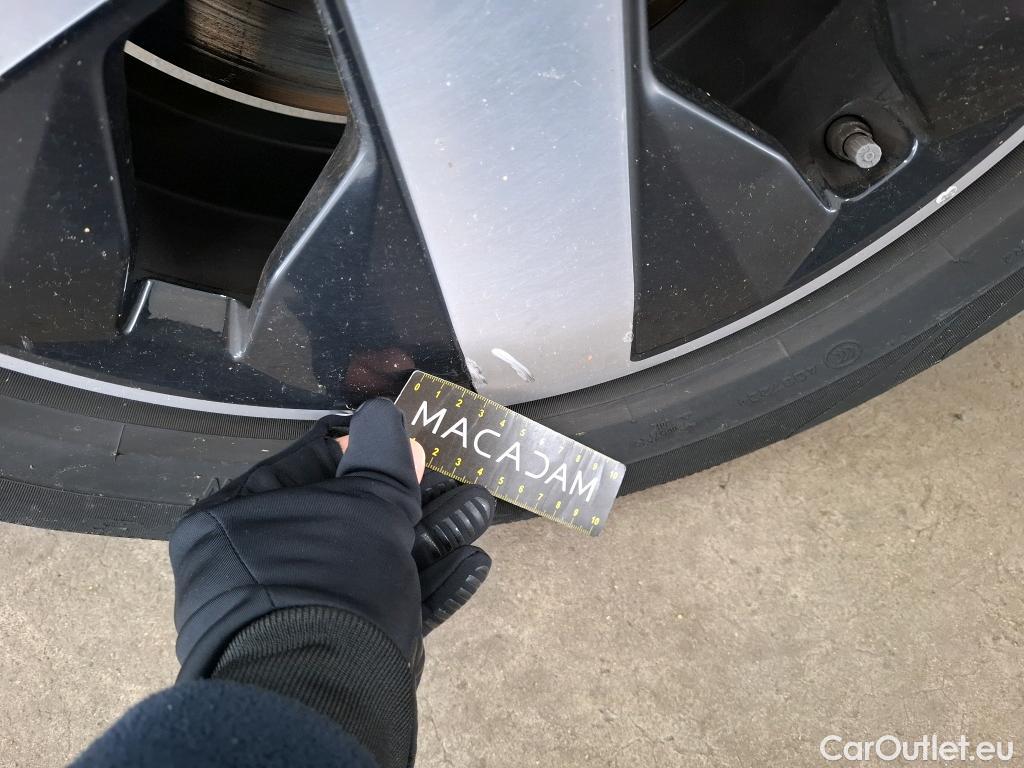  Mercedes  GLB MERCEDES-BENZ  / 2019 / 5P / SUV  200 d Business Line #16