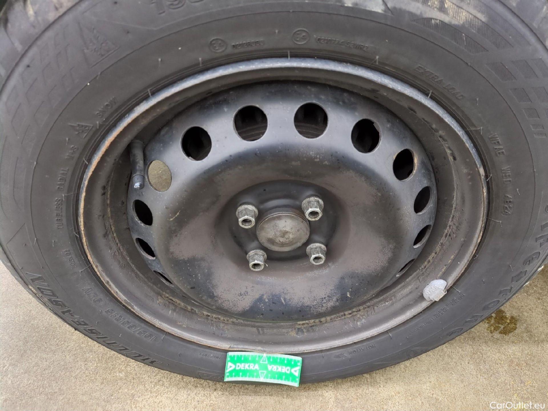  Renault  Kangoo  Express Extra (Série Spéciale) 1.5 dCi 75CV BVM5 E6 #22