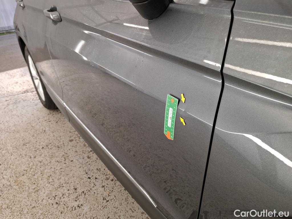  Volkswagen  Tiguan VOLKSWAGEN  / 2016 / 5P / SUV 1.5 TSI 150 EVO DSG7 Carat #11