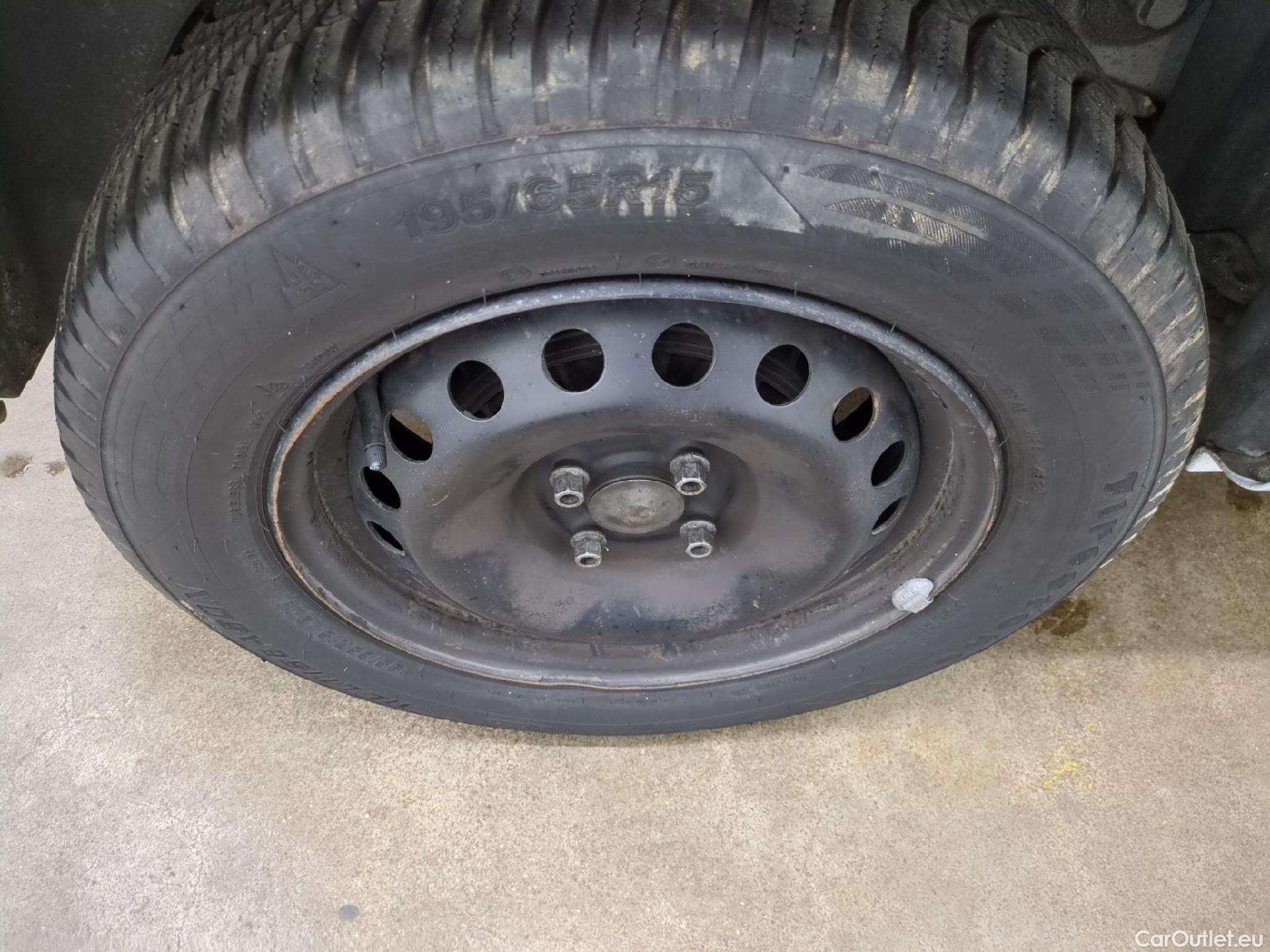  Renault  Kangoo  Express Extra (Série Spéciale) 1.5 dCi 75CV BVM5 E6 #20