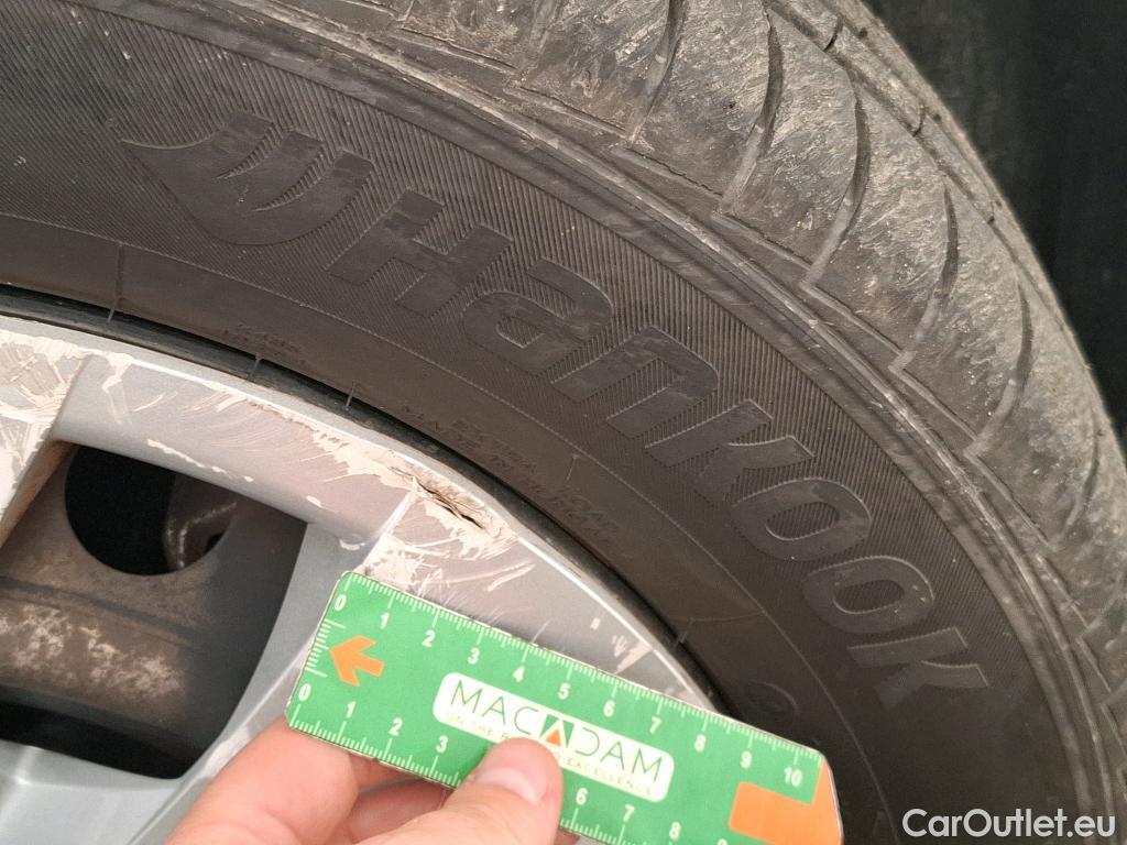  Toyota  Yaris TOYOTA  Hybride / 2017 / 5P / Berline 1.5 VVT-I HYBRID France Business #15