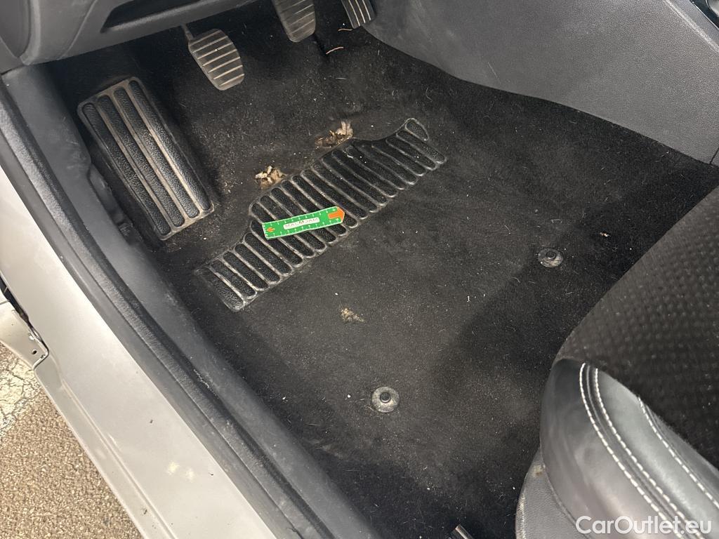  Renault  Clio  IV Intens 0.9 TCe 90CV BVM5 E6 #1