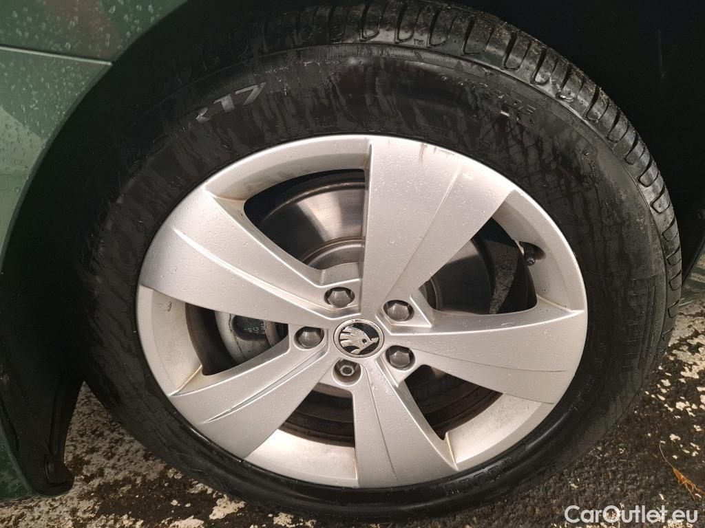  Skoda  Superb SKODA  Combi / 2019 / 5P / Break 1.4 TSI PHEV 218ch DSG6 Business #13