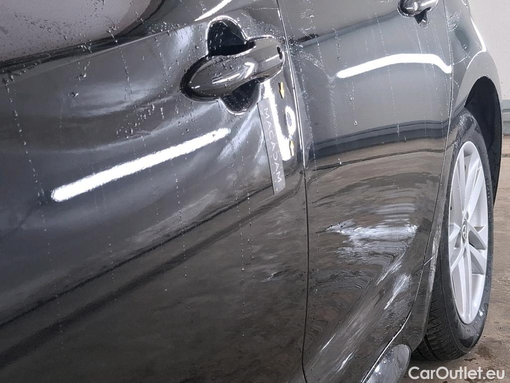  Toyota  Corolla TOYOTA  / 2018 / 5P / Berline Hybride 122h Dynamic Business Stage Acad #3