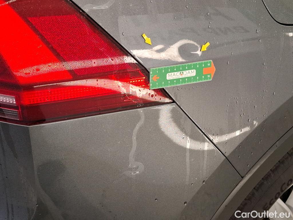  Volkswagen  Tiguan VOLKSWAGEN  / 2016 / 5P / SUV 1.5 TSI 150 EVO DSG7 Carat #2