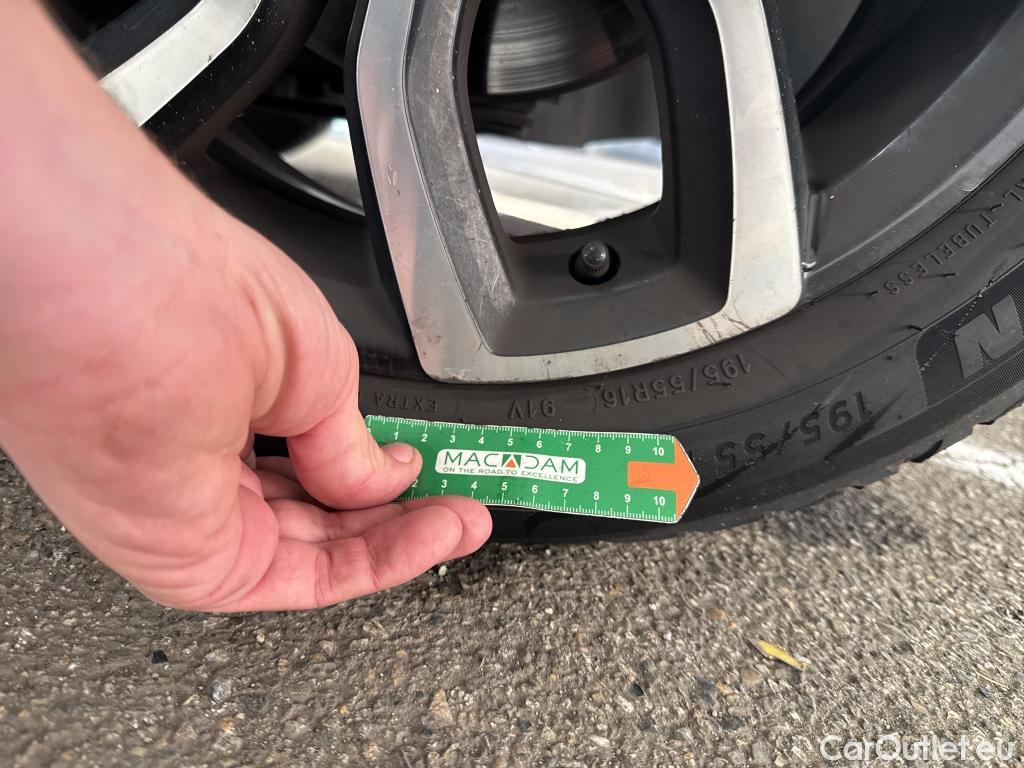  Renault  Clio  IV Intens 0.9 TCe 90CV BVM5 E6 #25