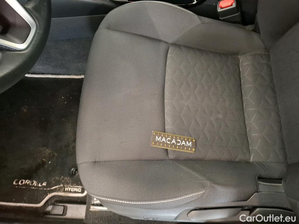  Toyota  Corolla TOYOTA  / 2018 / 5P / Berline Hybride 122h Dynamic Business Stage Acad #51