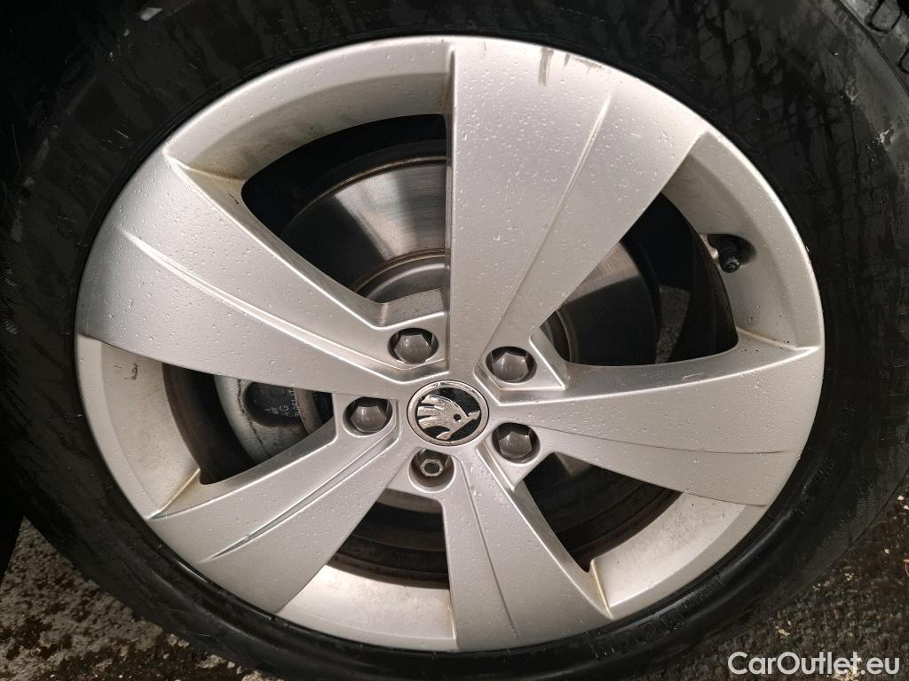  Skoda  Superb SKODA  Combi / 2019 / 5P / Break 1.4 TSI PHEV 218ch DSG6 Business #14