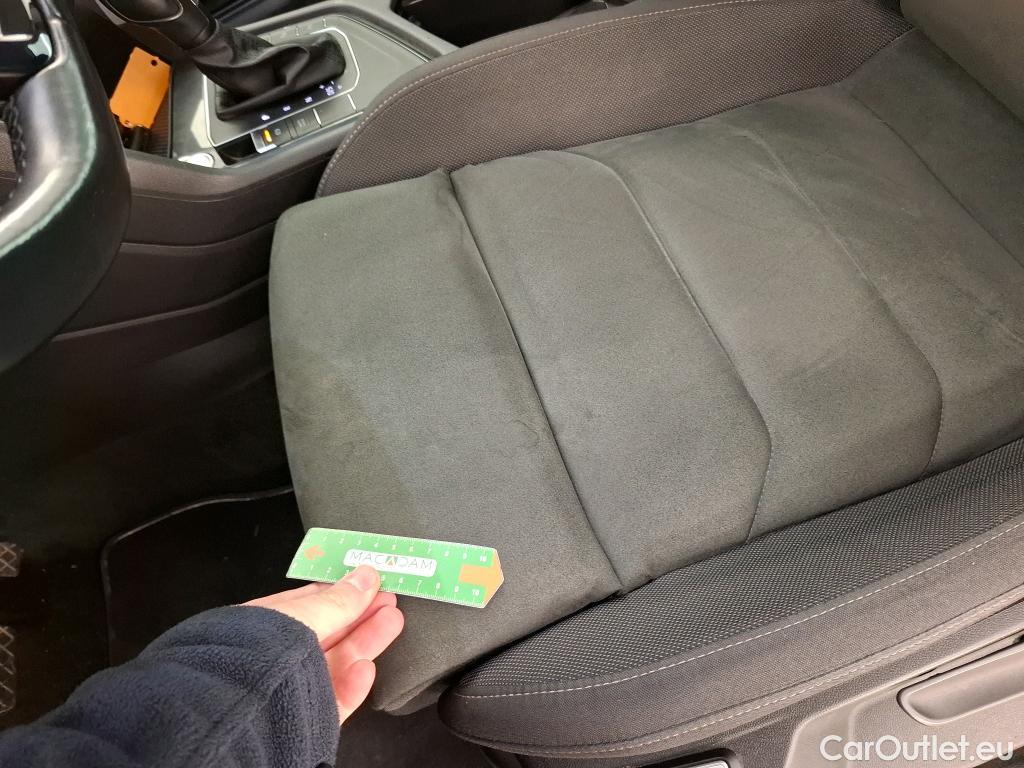  Volkswagen  Tiguan VOLKSWAGEN  / 2016 / 5P / SUV 1.5 TSI 150 EVO DSG7 Carat #14