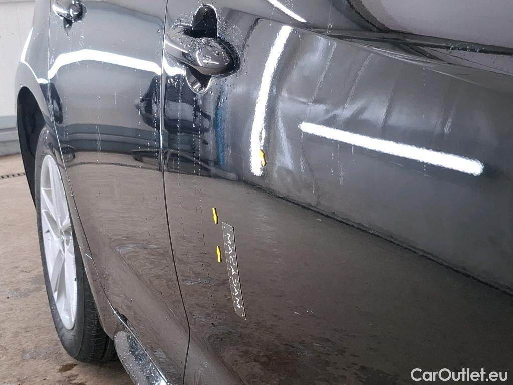  Toyota  Corolla TOYOTA  / 2018 / 5P / Berline Hybride 122h Dynamic Business Stage Acad #41