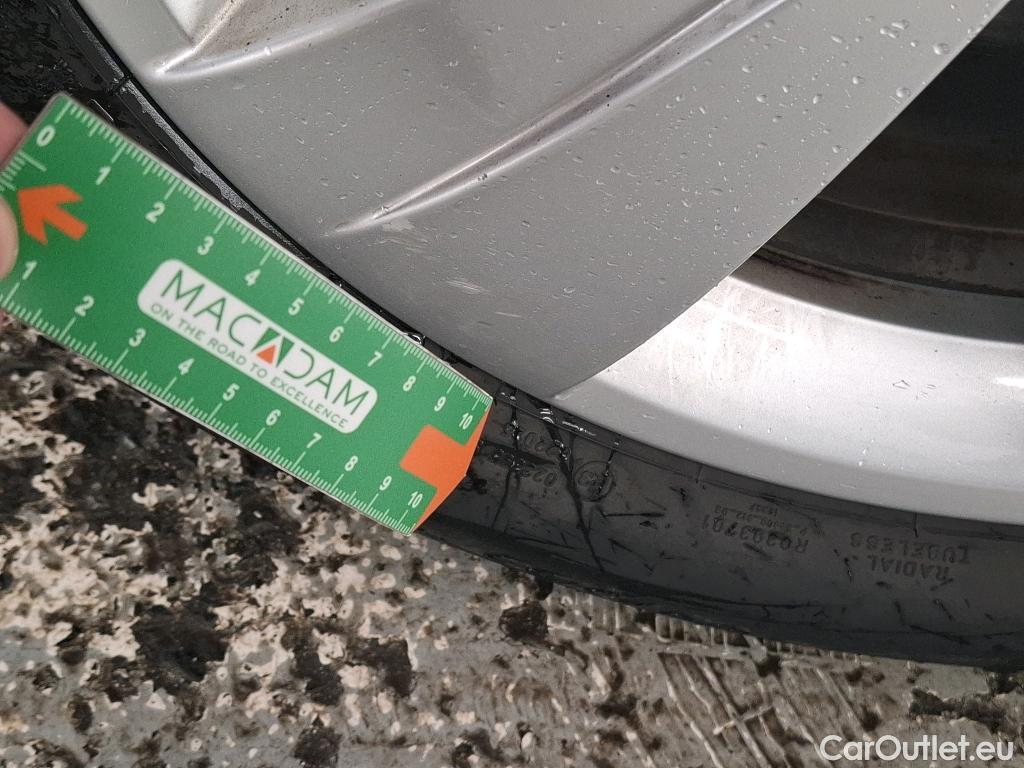  Skoda  Superb SKODA  Combi / 2019 / 5P / Break 1.4 TSI PHEV 218ch DSG6 Business #19