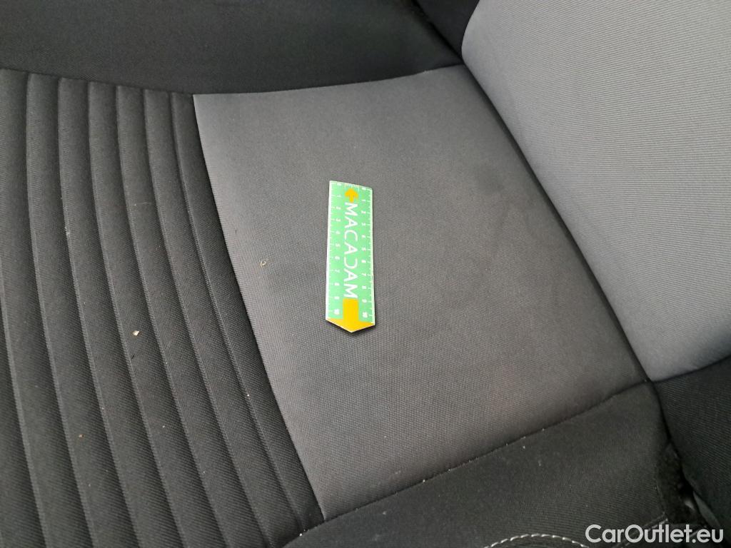  Toyota  Yaris TOYOTA  Hybride / 2017 / 5P / Berline 1.5 VVT-I HYBRID France Business #4