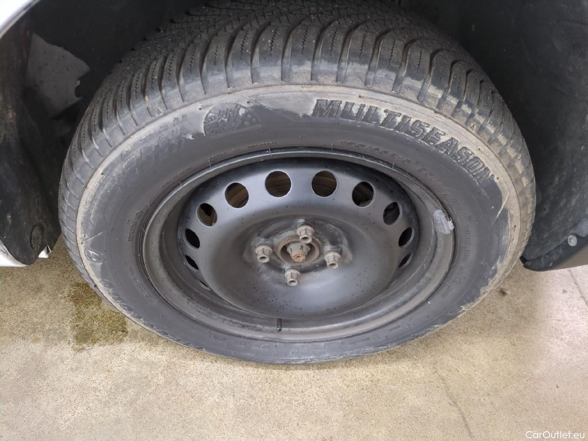  Renault  Kangoo  Express Extra (Série Spéciale) 1.5 dCi 75CV BVM5 E6 #16