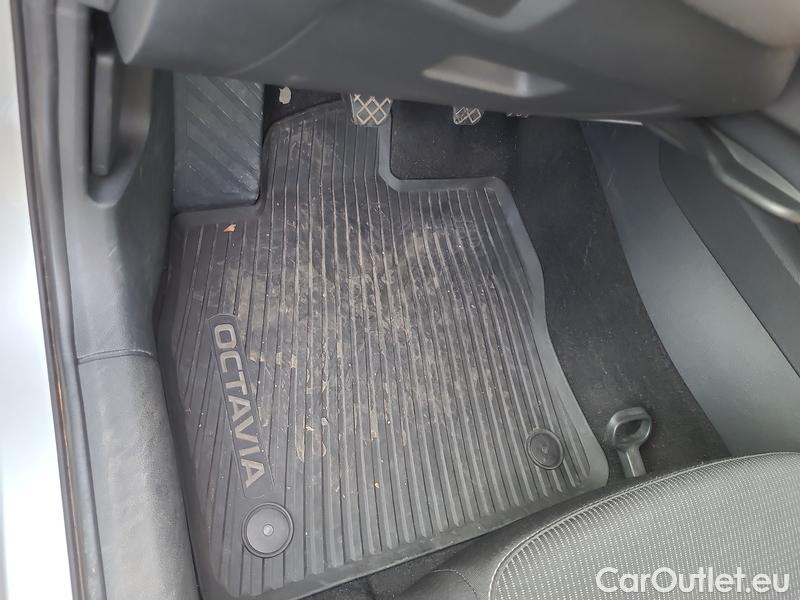  Skoda  Octavia  Lim. (NX3)(2020)  2.0TDI 85 Ambition 5d #10