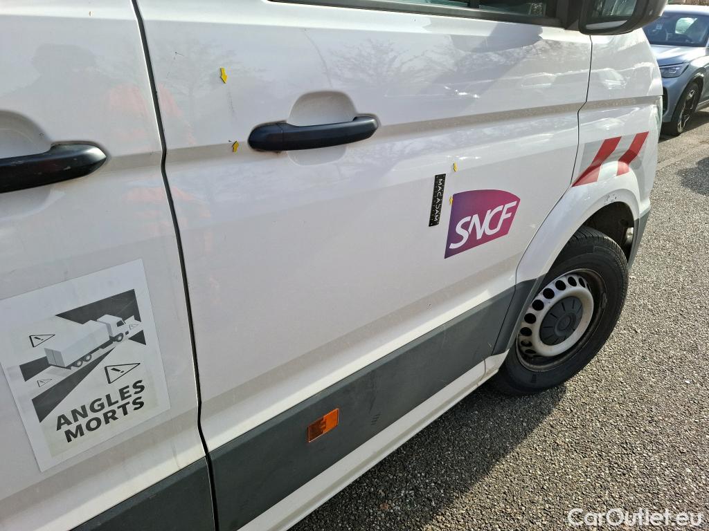  Volkswagen  Crafter  Fourgon Fourgon 35 mittlerer Radstand mit Hochdach FWD 2.0 140CV BVM6 #17