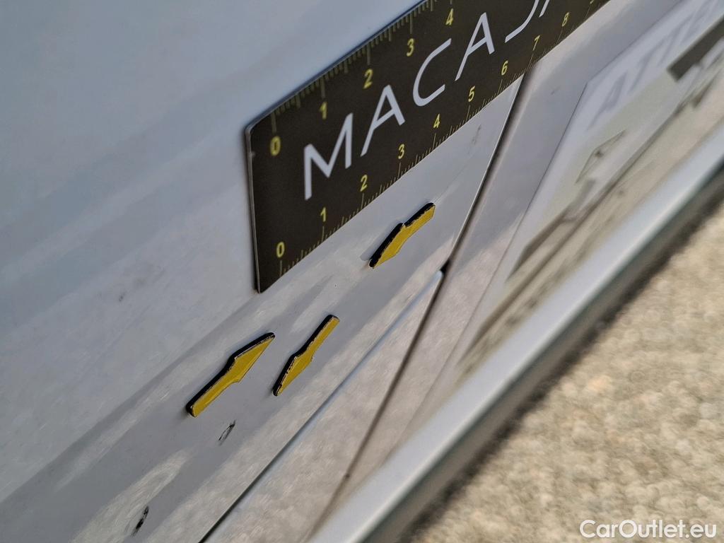  Volkswagen  Crafter  Fourgon Fourgon 35 mittlerer Radstand mit Hochdach FWD 2.0 140CV BVM6 #16