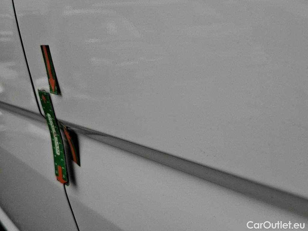  Volkswagen  Crafter VOLKSWAGEN  / 2017 / 4P / Fourgon tôlé 2.0 TDI 140 35 L4H3 Procab Business Line #19