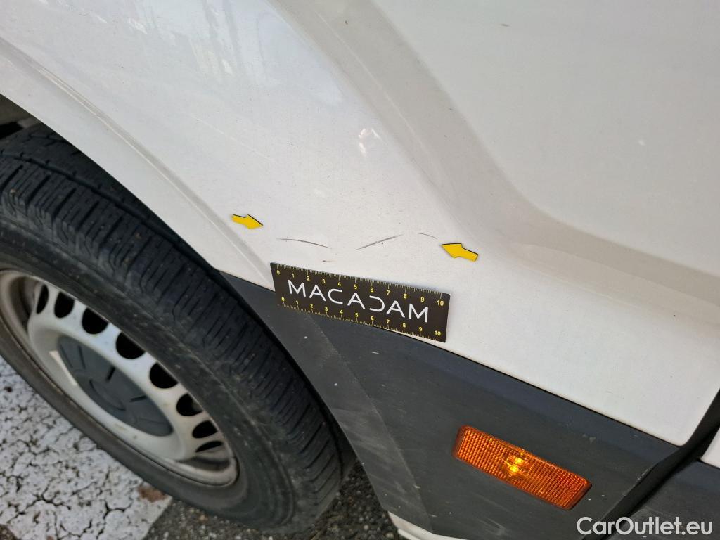  Volkswagen  Crafter  Fourgon Fourgon 35 mittlerer Radstand mit Hochdach FWD 2.0 140CV BVM6 #40