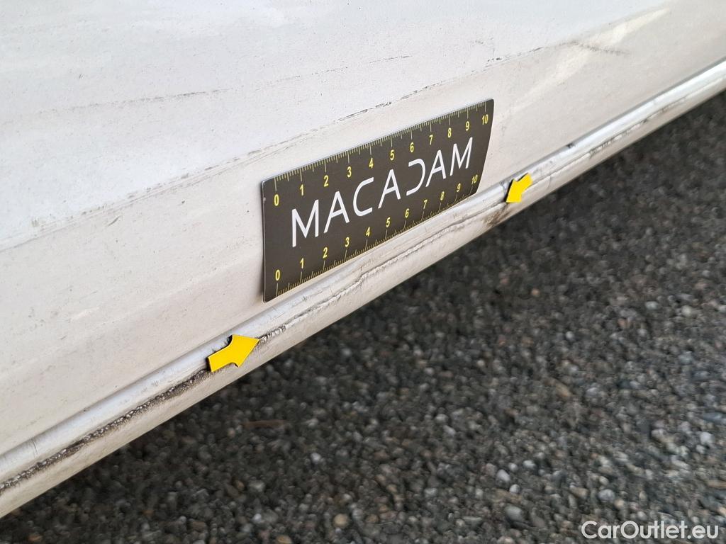  Volkswagen  Crafter  Fourgon Fourgon 35 mittlerer Radstand mit Hochdach FWD 2.0 140CV BVM6 #11