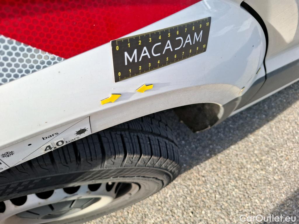  Volkswagen  Crafter  Fourgon Fourgon 35 mittlerer Radstand mit Hochdach FWD 2.0 140CV BVM6 #29