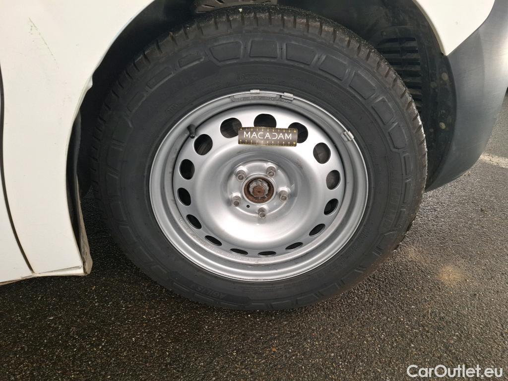  Toyota  Proace TOYOTA  VU 4p Fourgon MEDIUM 120 D-4D DYNAMIC #46