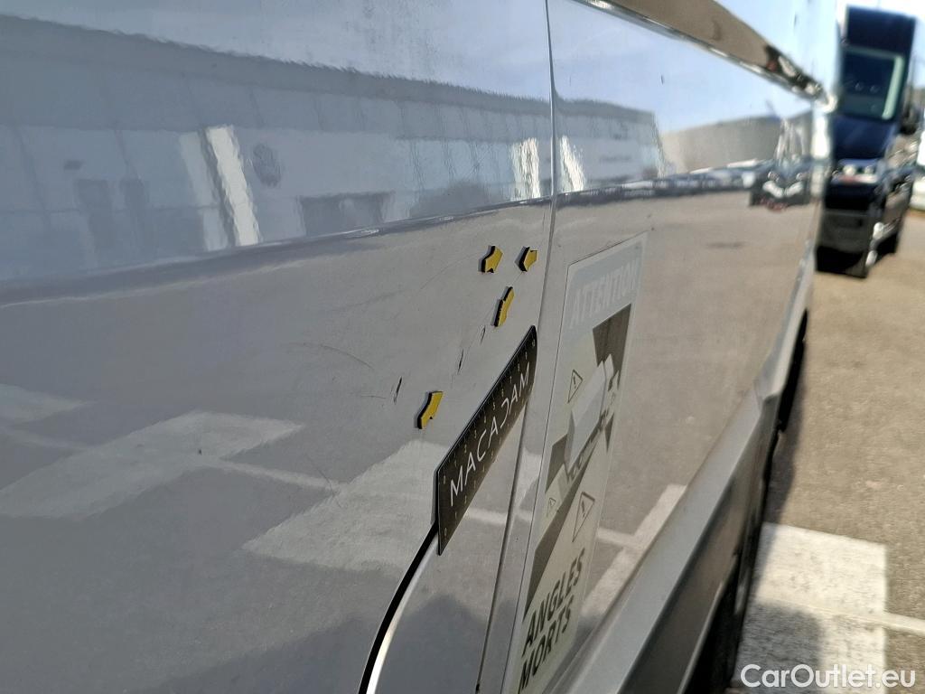  Volkswagen  Crafter  Fourgon Fourgon 35 mittlerer Radstand mit Hochdach FWD 2.0 140CV BVM6 #15