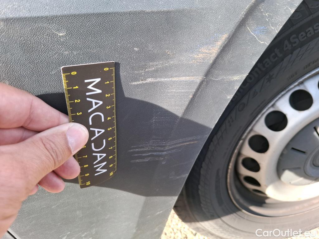  Volkswagen  Crafter  Fourgon Fourgon 35 mittlerer Radstand mit Hochdach FWD 2.0 140CV BVM6 #38