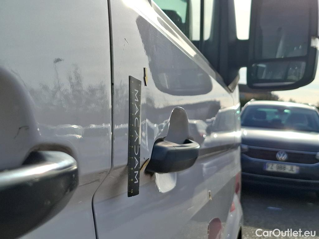  Volkswagen  Crafter  Fourgon Fourgon 35 mittlerer Radstand mit Hochdach FWD 2.0 140CV BVM6 #19