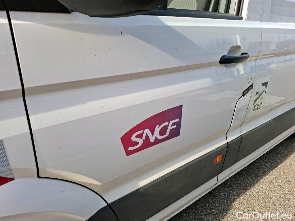  Volkswagen  Crafter  Fourgon Fourgon 35 mittlerer Radstand mit Hochdach FWD 2.0 140CV BVM6 #14