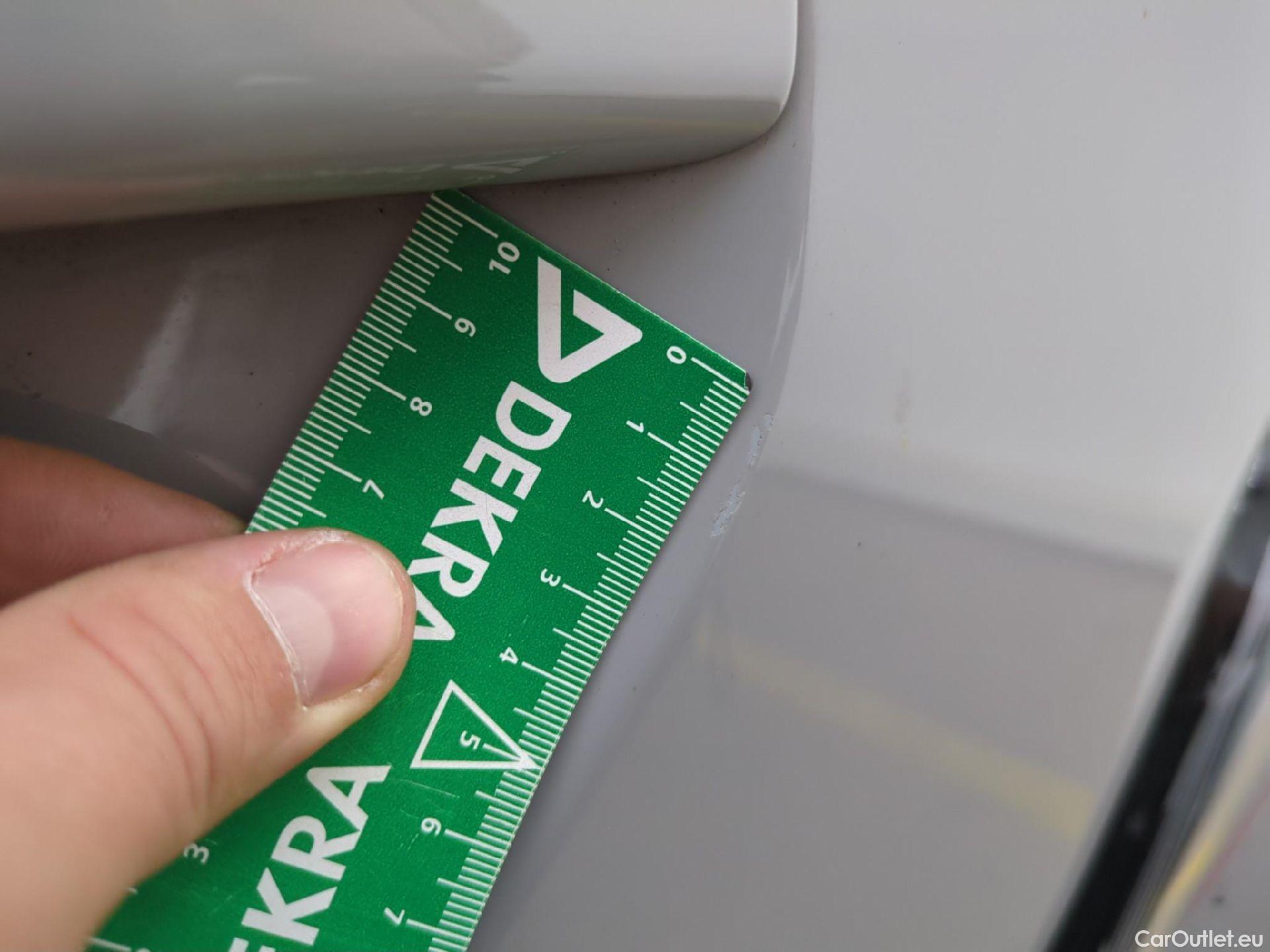  Hyundai  Konna HYUNDAI Kona / 2020 / 5P / SUV 1.0 T-GDI 120 HYBRID 48V BUSINESS #46