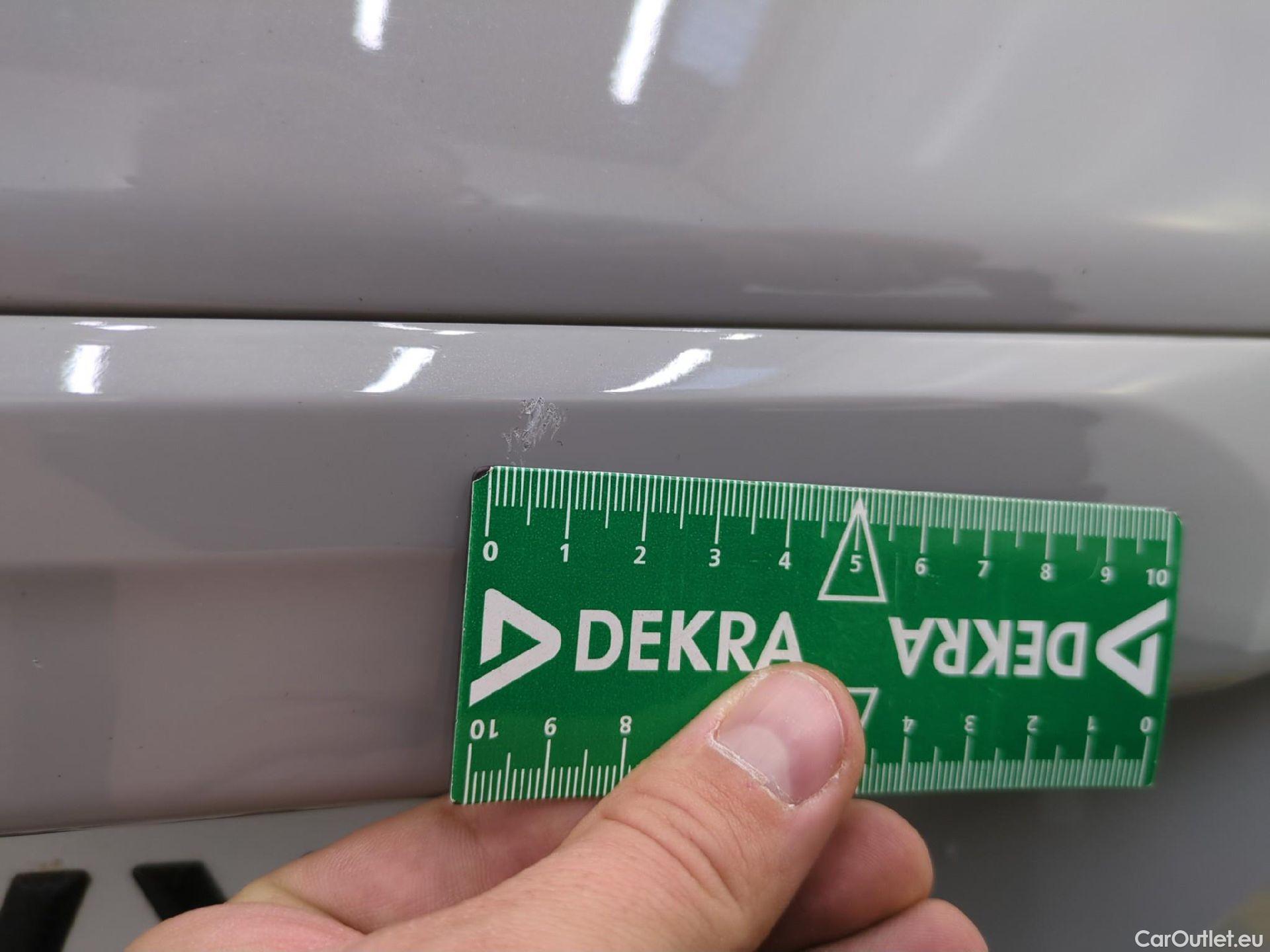  Hyundai  Konna HYUNDAI Kona / 2020 / 5P / SUV 1.0 T-GDI 120 HYBRID 48V BUSINESS #49