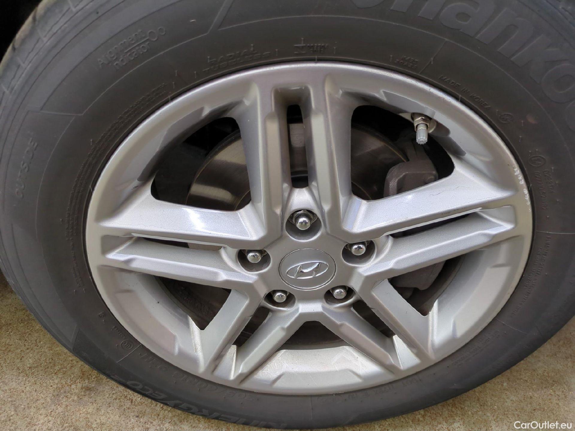  Hyundai  Konna HYUNDAI Kona / 2020 / 5P / SUV 1.0 T-GDI 120 HYBRID 48V BUSINESS #6