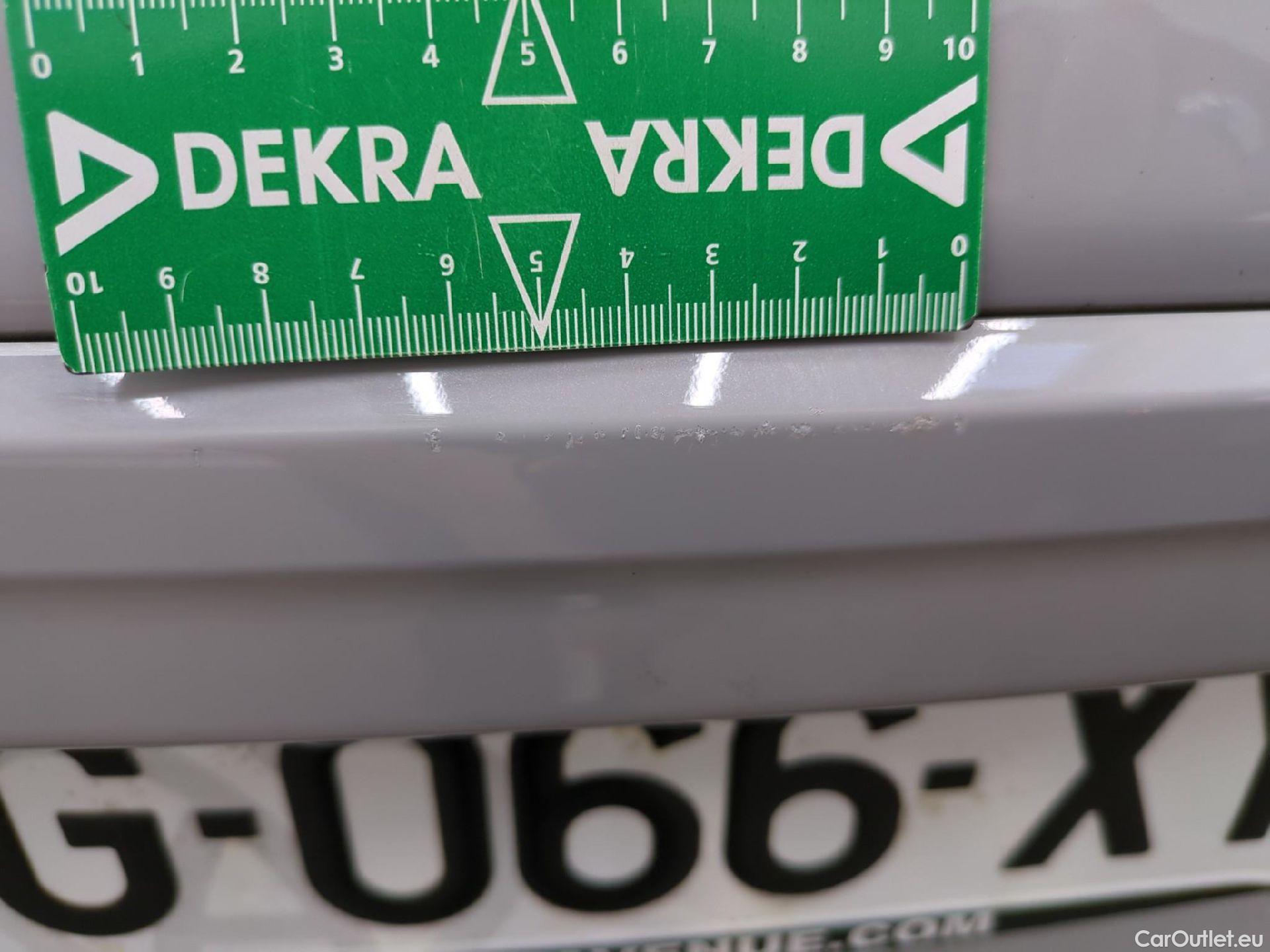  Hyundai  Konna HYUNDAI Kona / 2020 / 5P / SUV 1.0 T-GDI 120 HYBRID 48V BUSINESS #48