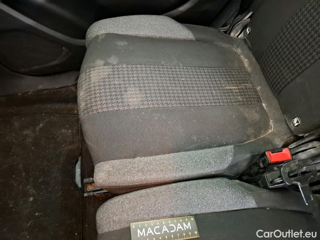  Peugeot  5008  Active Business 1.5 HDi 130CV BVA8 E6d #40