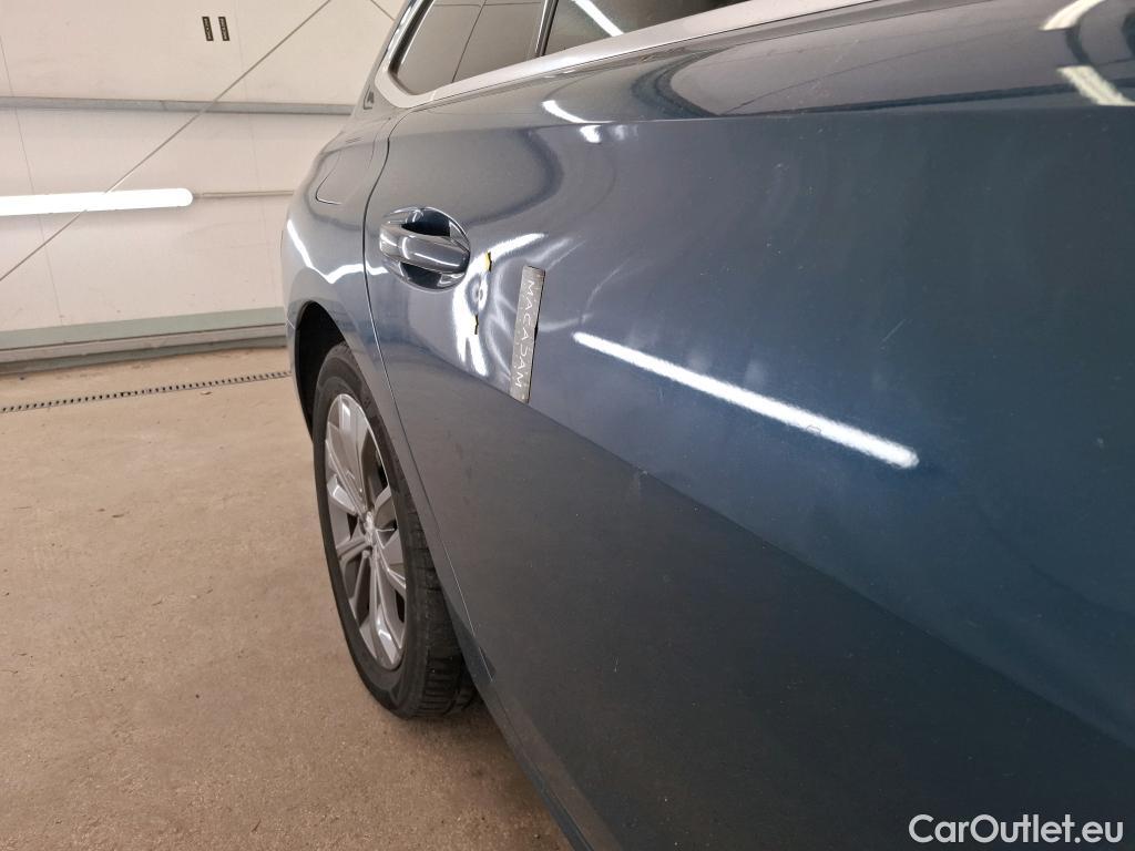  Peugeot  508 PEUGEOT  SW / 2018 / 5P / Break HYBRID 225 E-EAT8 ALLURE BUSINESS #16