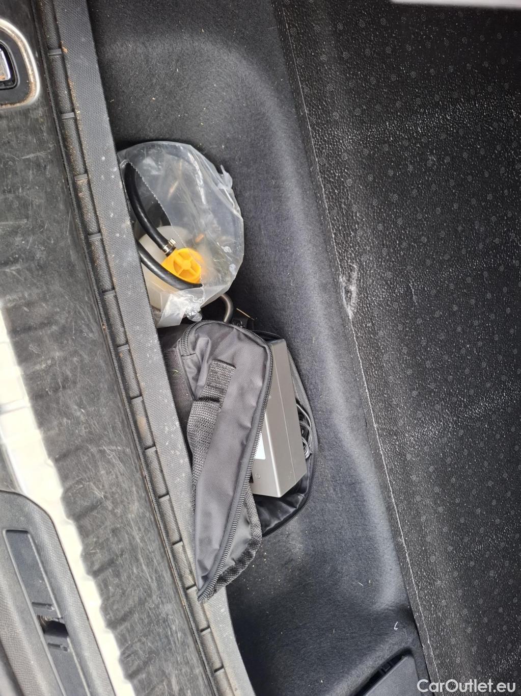  Peugeot  508 PEUGEOT  SW / 2018 / 5P / Break HYBRID 225 E-EAT8 ALLURE BUSINESS #35