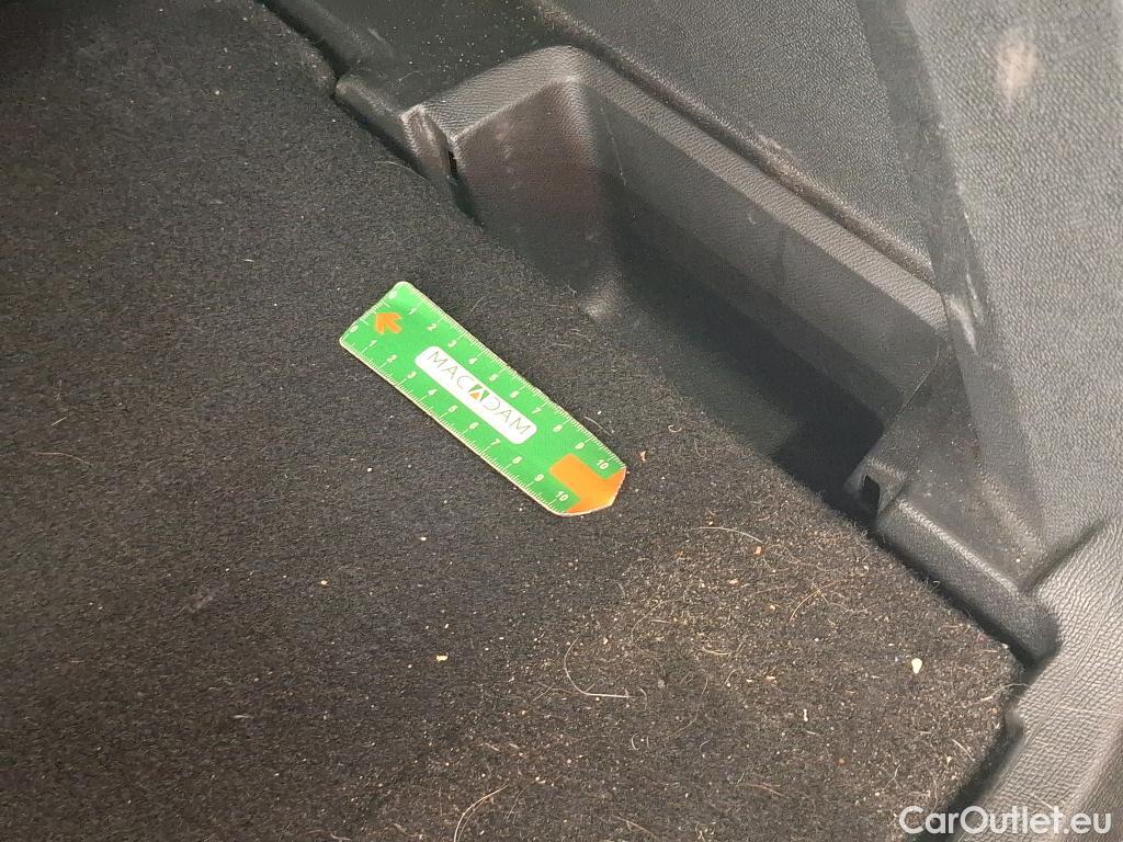  Peugeot  3008  Active Pack 1.5 HDi 130CV BVA8 E6d #10