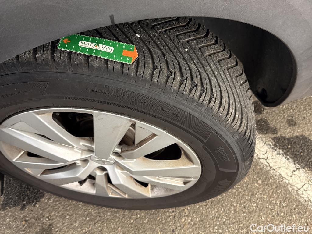  Peugeot  3008  II Active Pack 1.2 PureTech 130CV BVA8 E6d #15