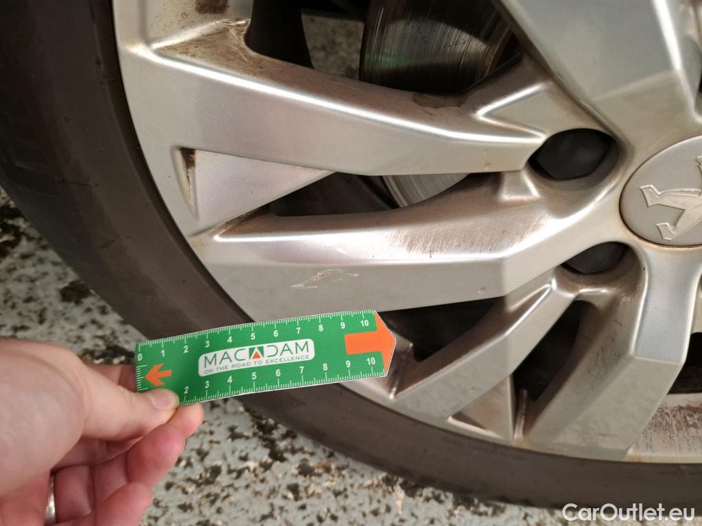  Peugeot  3008  Active Pack 1.5 HDi 130CV BVA8 E6d #17