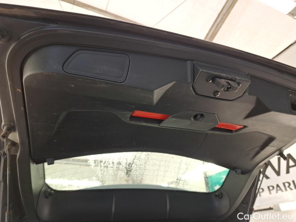  Peugeot  3008  Active Pack 1.5 HDi 130CV BVA8 E6d #24