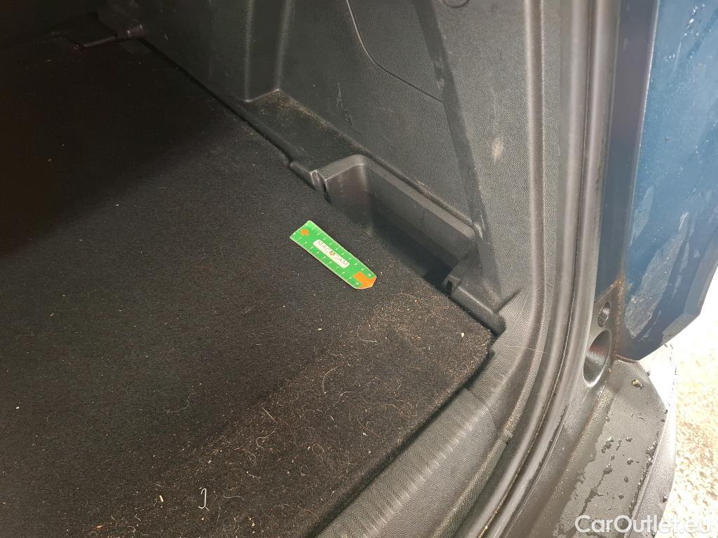  Peugeot  3008  Active Pack 1.5 HDi 130CV BVA8 E6d #9