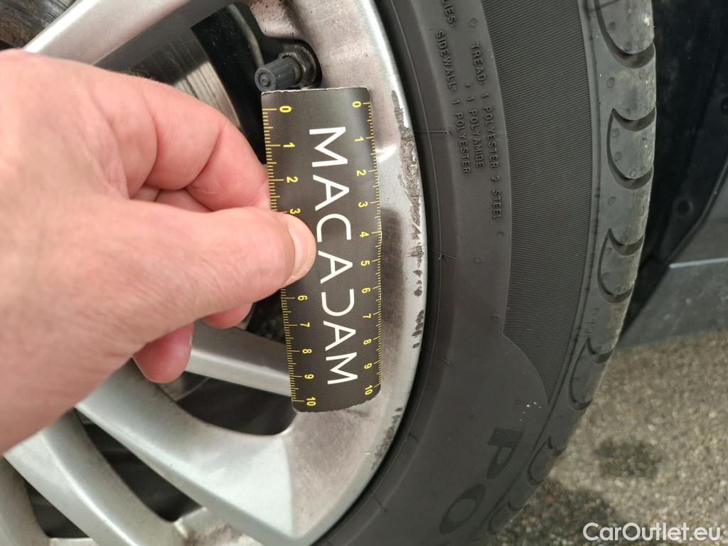  Bmw  Serie 1 BMW Série 1 / 2019 / 5P / Berline 1.5 116D DKG7 Business Design #26