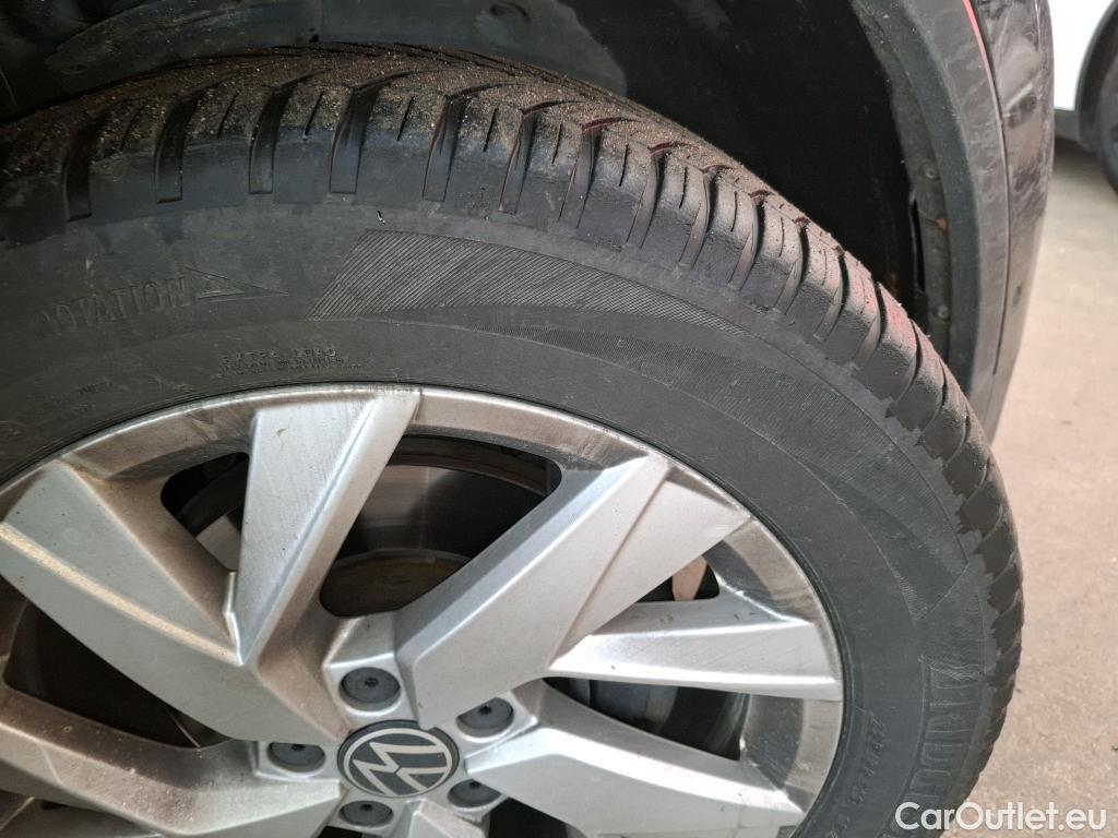  Volkswagen  Tiguan VOLKSWAGEN  / 2020 / 5P / SUV 2.0 TDI 150 DSG7 Elegance Exclusive #28