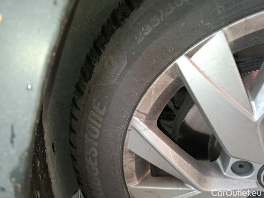  Volkswagen  Tiguan VOLKSWAGEN  / 2020 / 5P / SUV 2.0 TDI 150 DSG7 Elegance Exclusive #32