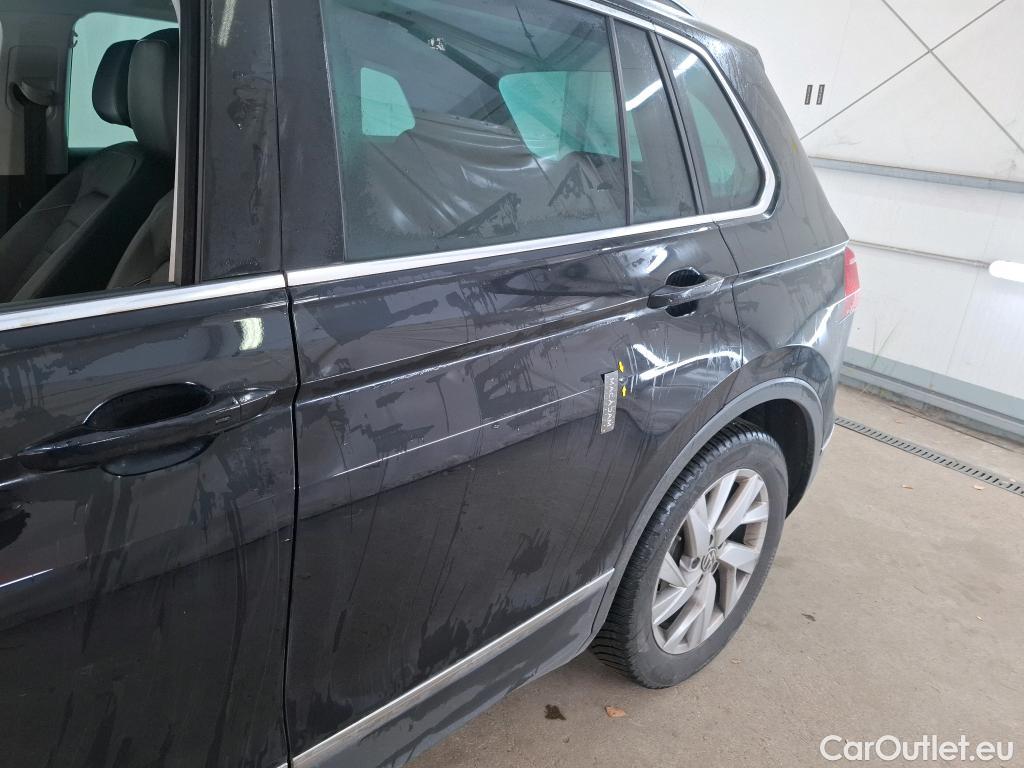  Volkswagen  Tiguan VOLKSWAGEN  / 2020 / 5P / SUV 2.0 TDI 150 DSG7 Elegance Exclusive #23