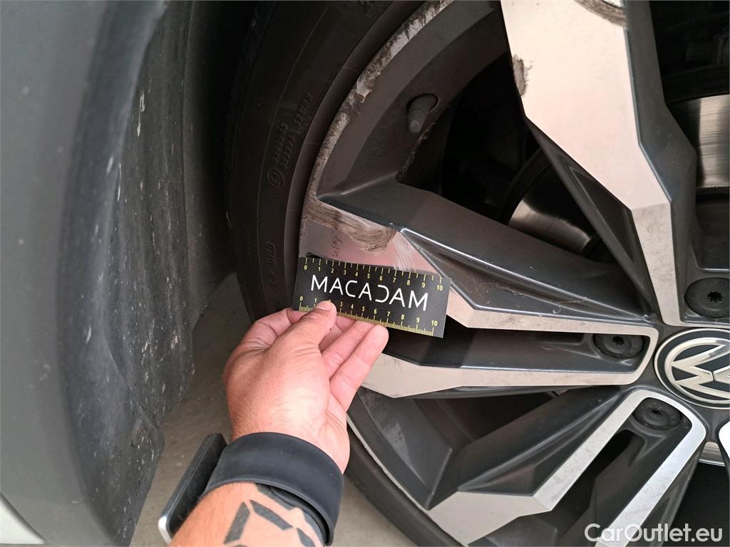  Volkswagen  Tiguan  5p SUV 2.0 TDI 150 DSG7 Carat #47